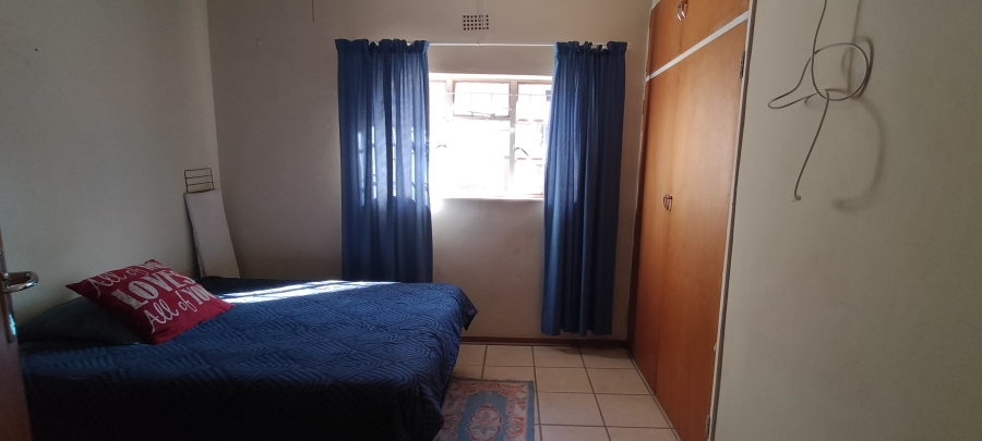 5 Bedroom Property for Sale in Jan Kempdorp Northern Cape